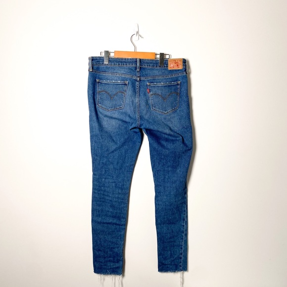 Levi’s 711 Skinny Raw Hem Distressed Jeans - Picture 9 of 9
